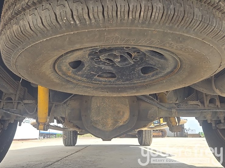 2002-chevrolet-silverado-2500hd-image-36