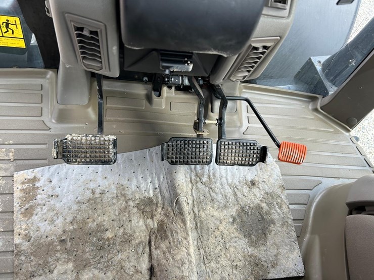 2021-case-ih-vestrum-100-image-18