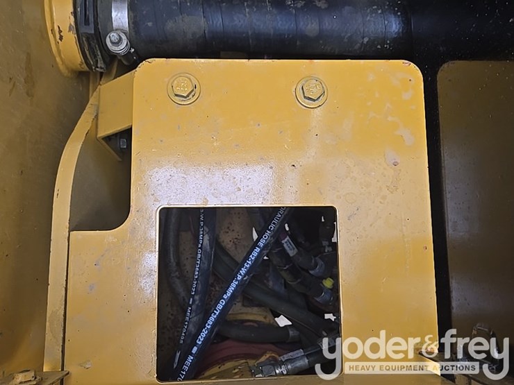 2018-caterpillar-305.5-image-92