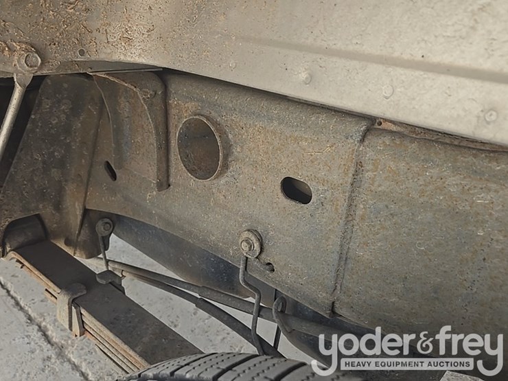 2002-chevrolet-silverado-2500hd-image-23