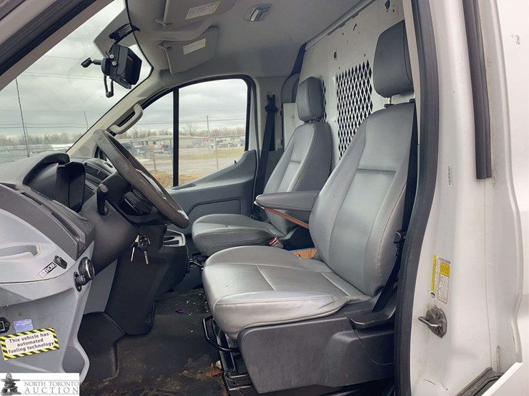 2015-ford-transit-image-11