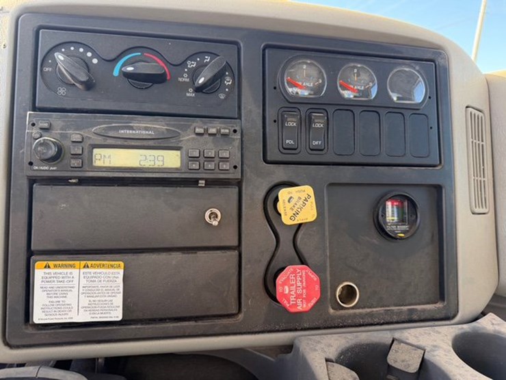 2010-international-workstar-7400-image-13