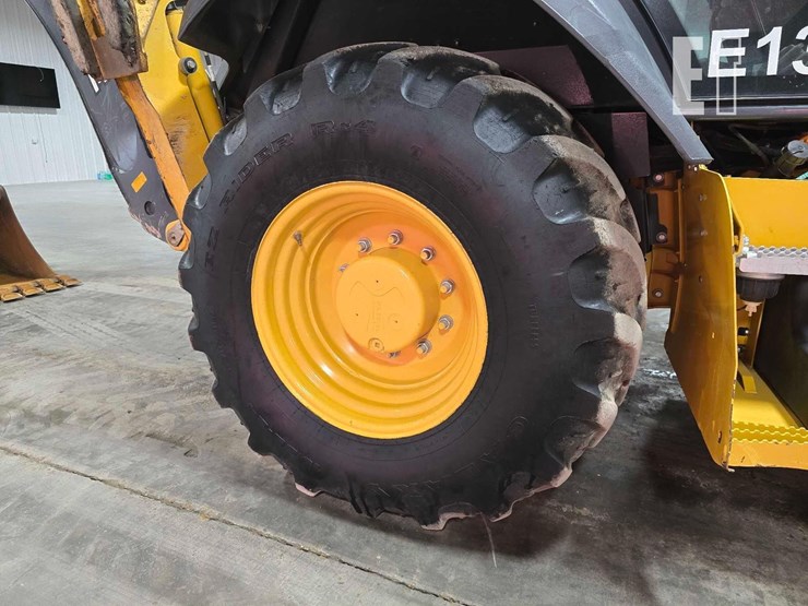 2023-deere-310-g-tier-image-32