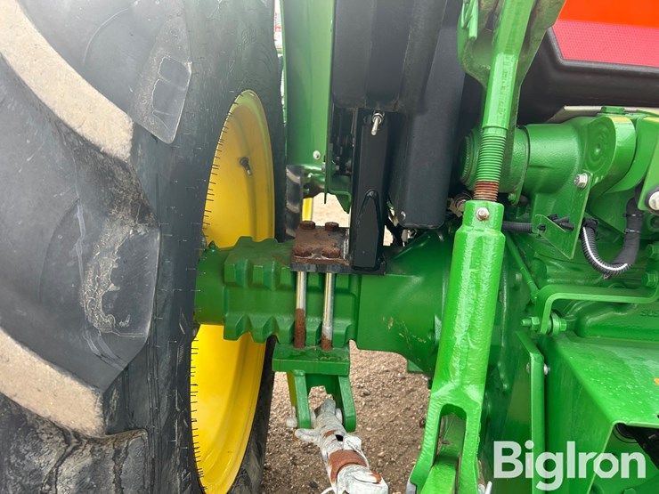 2022-john-deere-5045e-image-19