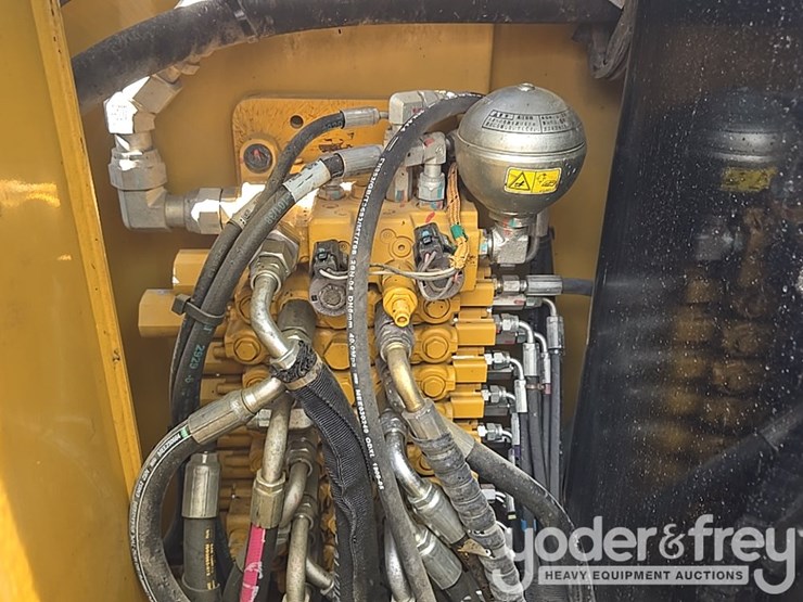 2018-caterpillar-305.5-image-81