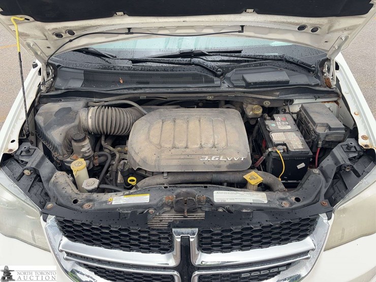 2011-dodge-grand-caravan-se-image-43