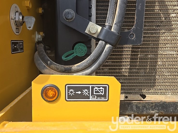 2019-caterpillar-336-image-46