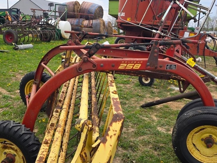 new-holland-258-image-14