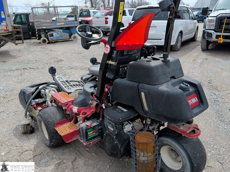 2013-toro-groundsmaster-3320-image-8