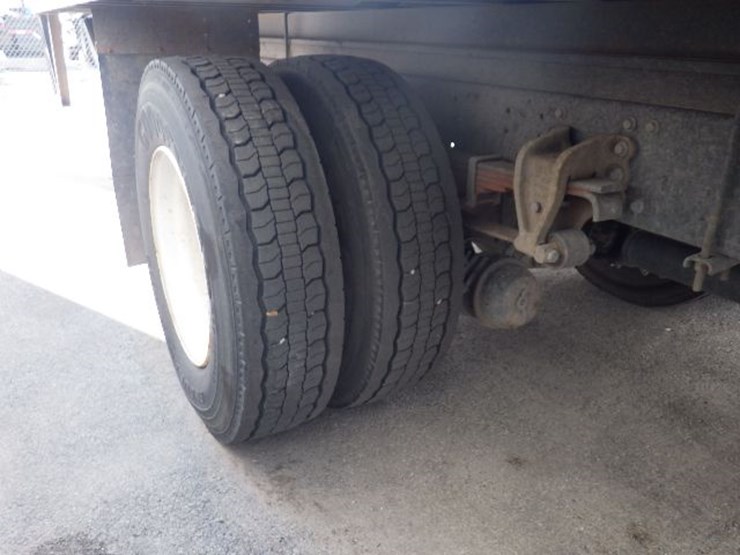 2020-hino-268a-image-4