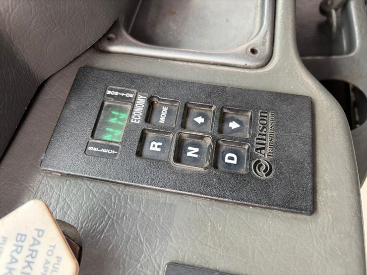 #31716-•-2009-crane-carrier-sanitation-truck-image-5