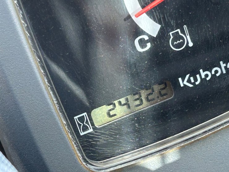 2013-kubota-svl90-image-26