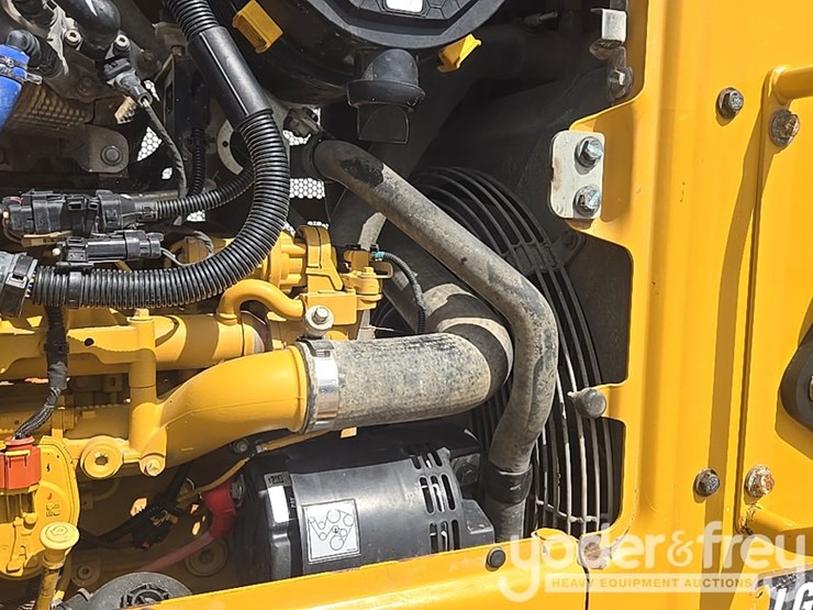 2021-caterpillar-d1-image-49