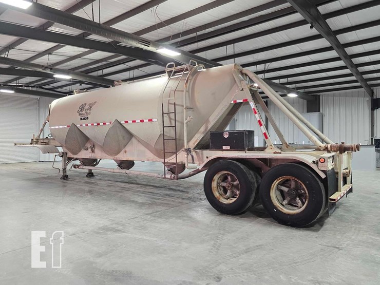 40-foot-pneumatic-tank-trailer-image-4