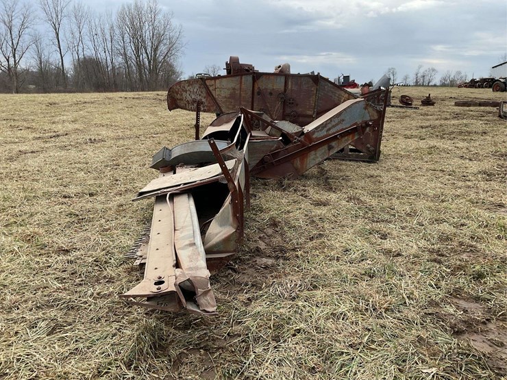 gleaner-fordson-mounted-combine-image-3