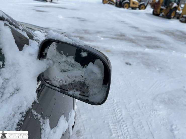 non-operable-2005-toyota-camry-4dr-sedan-image-32