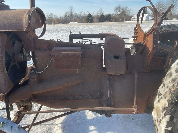 fordson-with-hard-rubber-tires-image-27