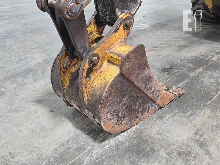 2011-deere-310j-image-16