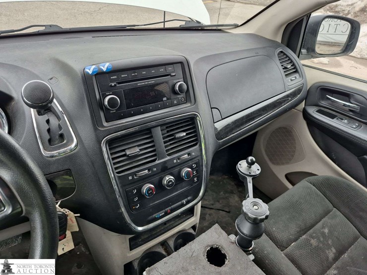 2015-ram-c/v-image-16