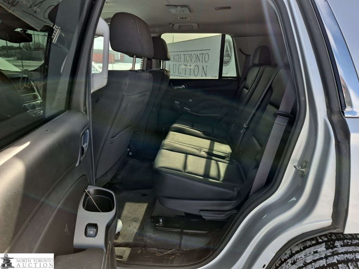 2017-chevrolet-tahoe-image-15