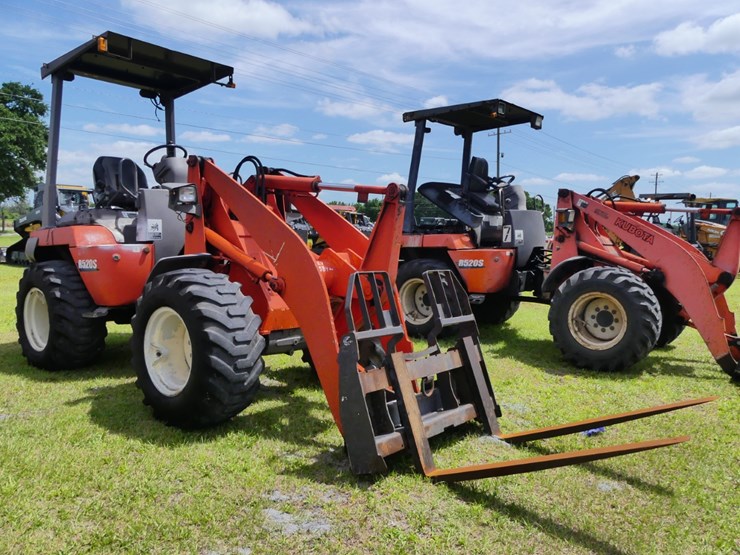 2012-kubota-r520s-image-2