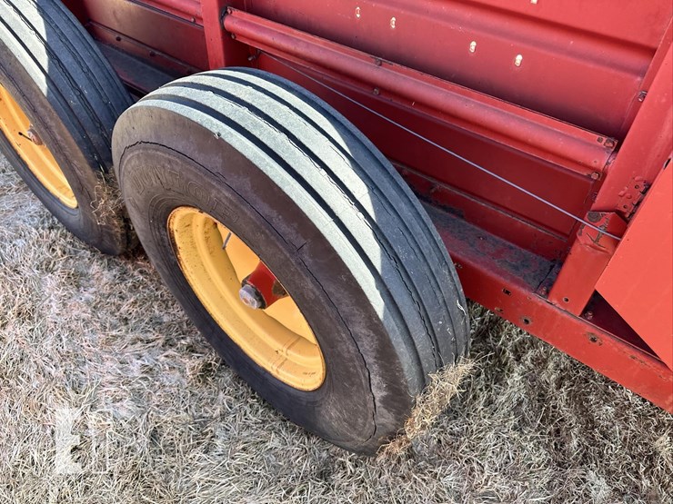 new-holland-791-image-19