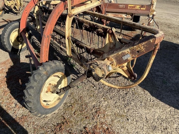 new-holland-260-image-9