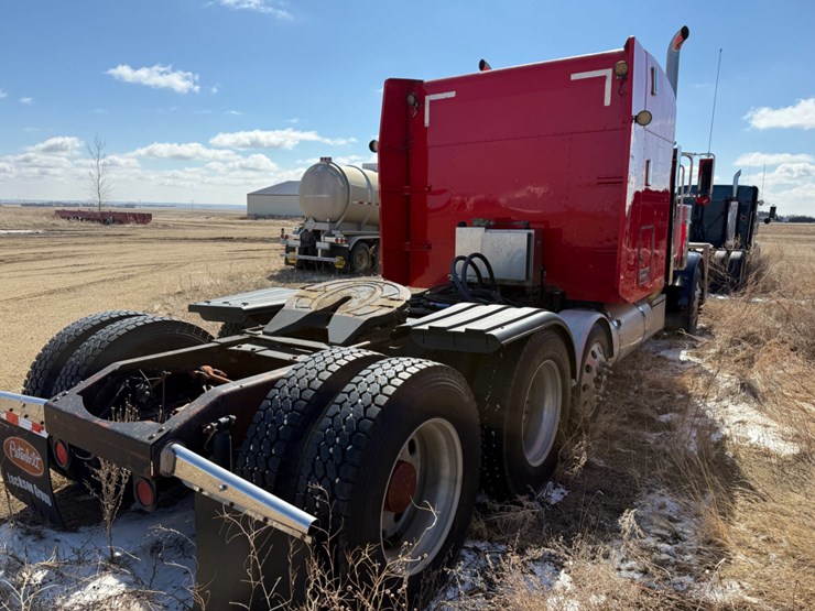 2006-peterbilt-379-image-7