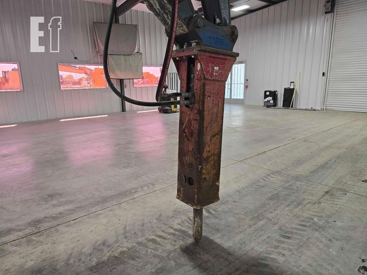 2023-deere-310-g-tier-image-14