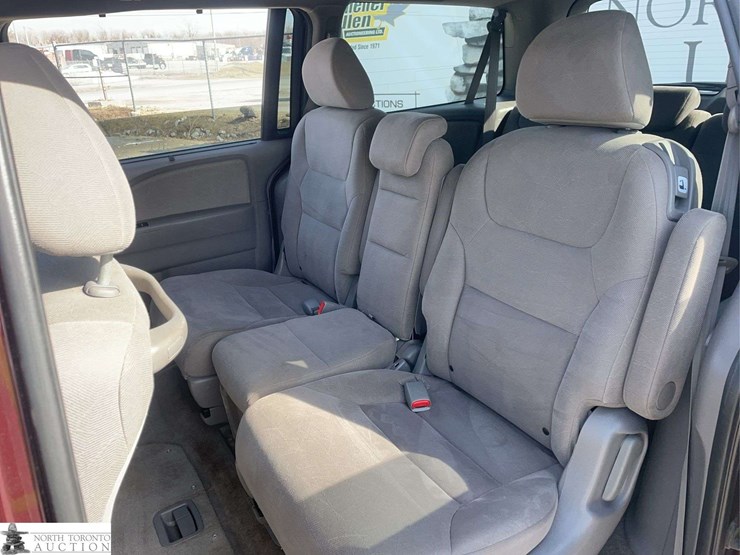 2010-honda-odyssey-image-15