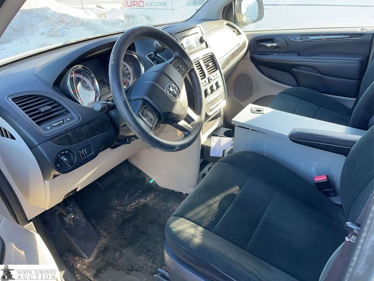 2012-ram-c/v-tradesman-image-15