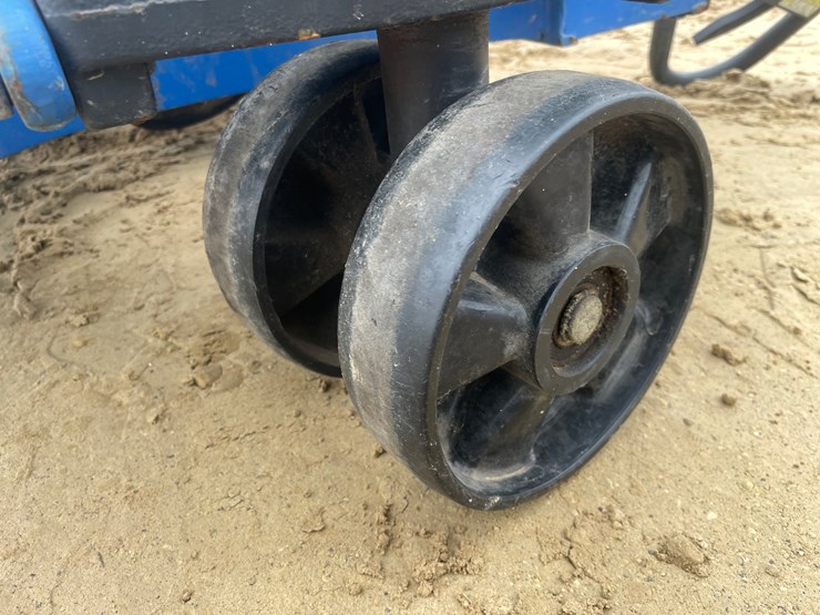 #3919-•-(3)-lift-rite-5,500-lbs.-pallet-jacks-image-16