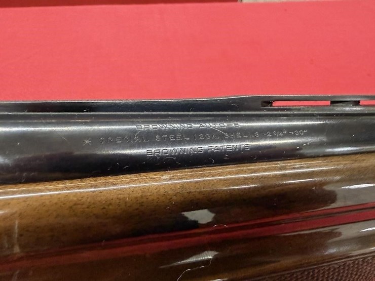 browning-light-twelve-12-gauge-shotgun-image-4