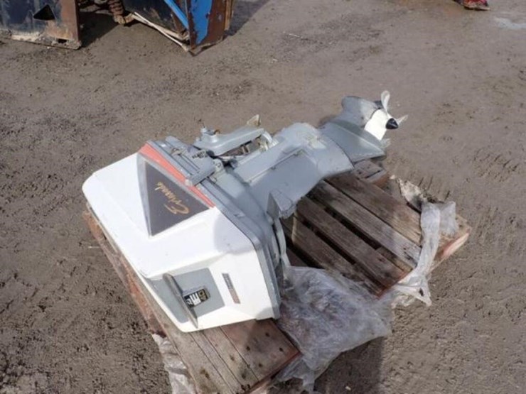 evinrude-lark-ii-40-outboard-motor-image-3