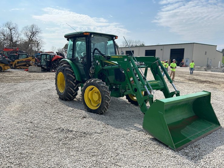 2021-john-deere-5075e-image-6
