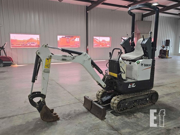 2022-bobcat-e10-image-1