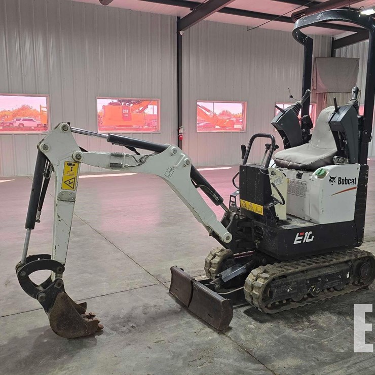 2022 BOBCAT E10