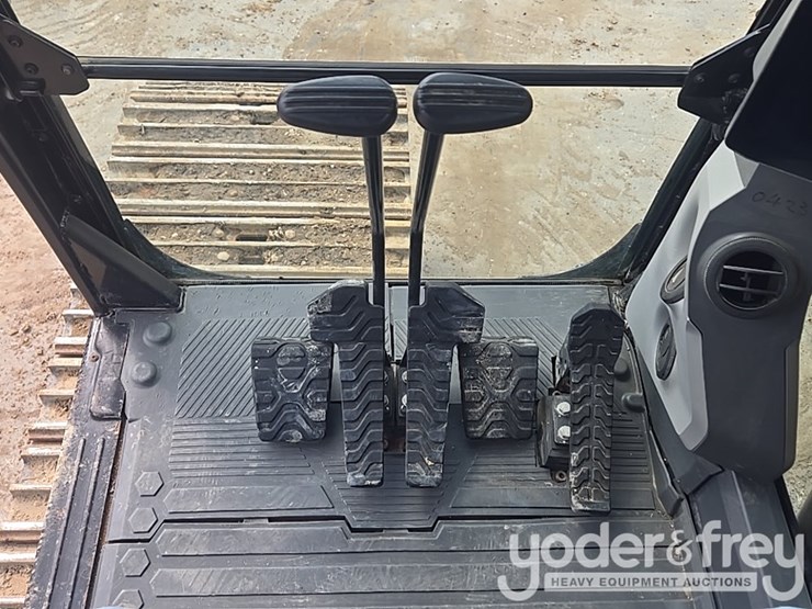 2019-caterpillar-336-image-77