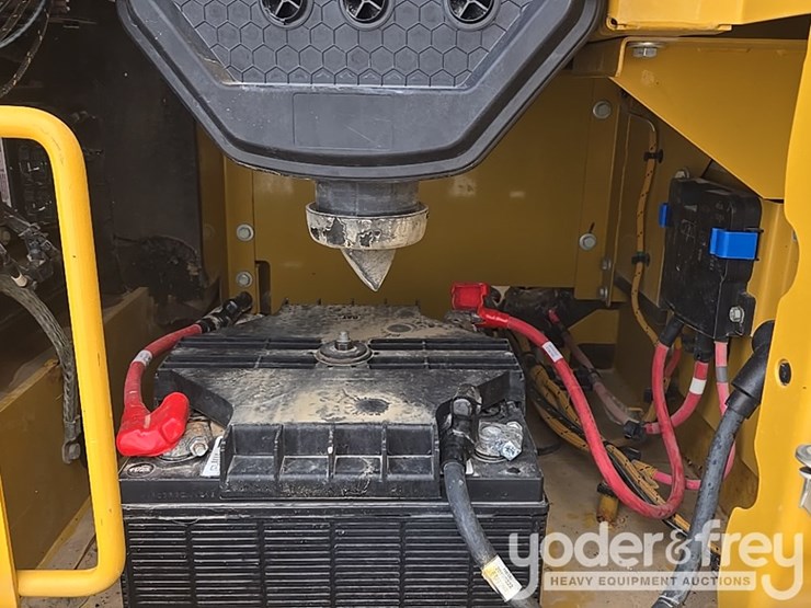 2019-caterpillar-336-image-41