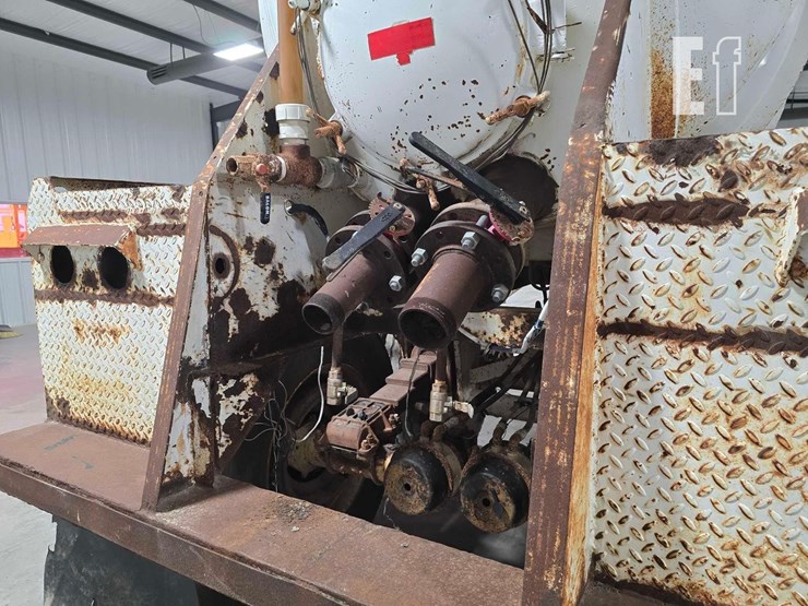 40-foot-vacuum-tank-trailer-image-9