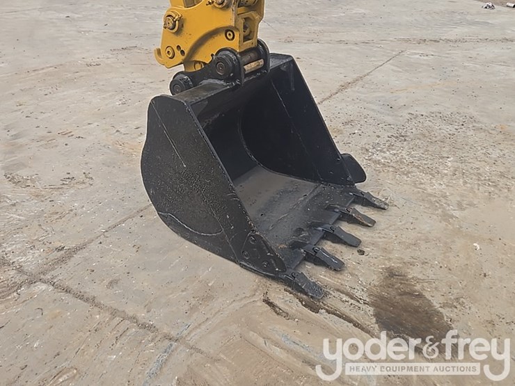 2018-caterpillar-305.5-image-24