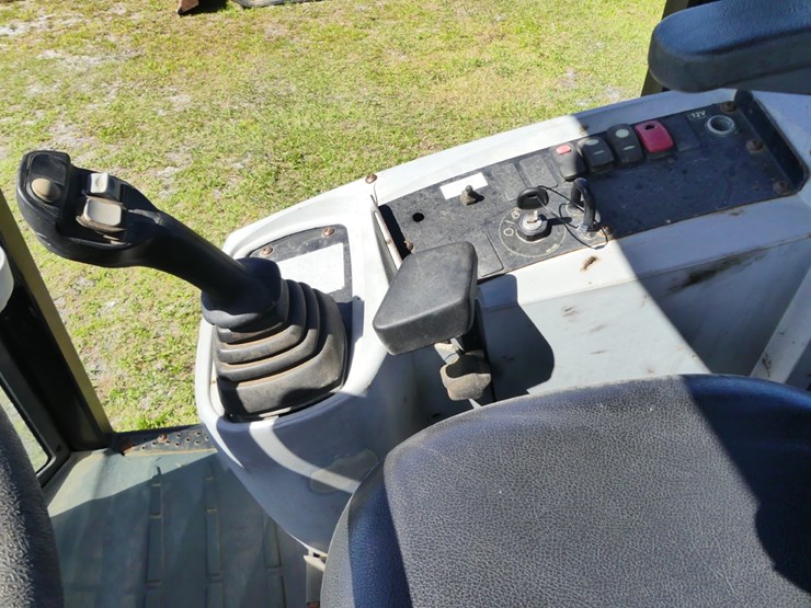 2015-caterpillar-906h2-image-11