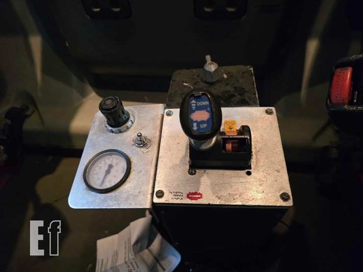 2017-mack-pinnacle-chu613-image-17