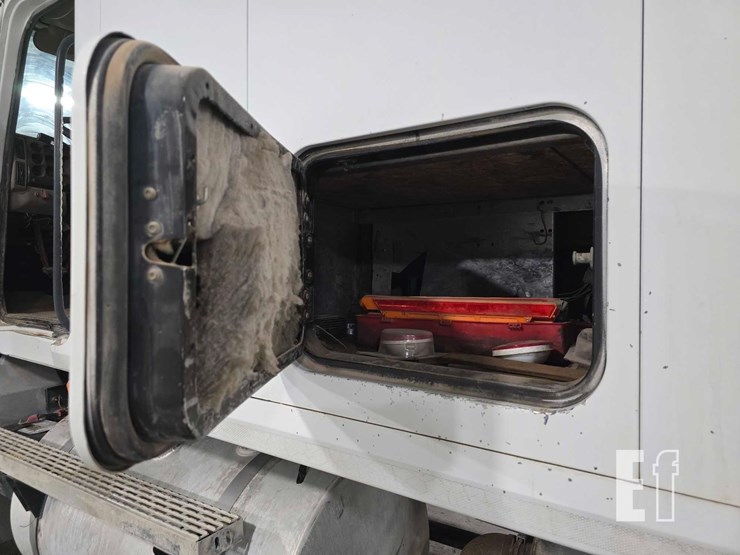 2004-mack-vision-cx613-image-20