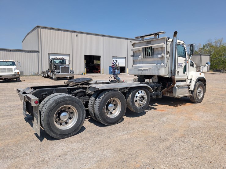 2016-western-star-4700-image-3