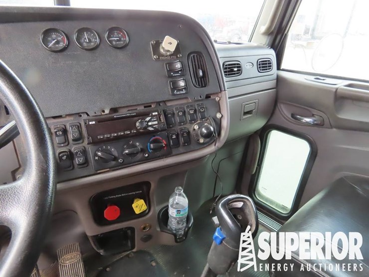 2016-peterbilt-365-image-8