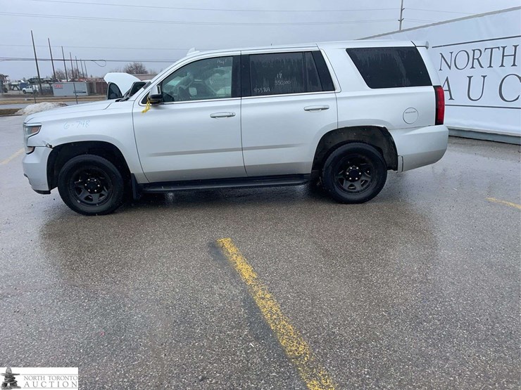 2017-chevrolet-tahoe-image-8