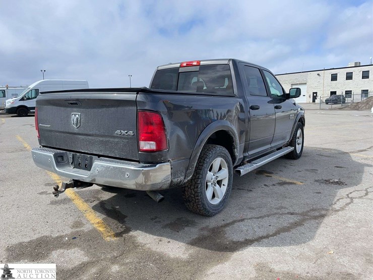 2017-dodge-1500-image-5