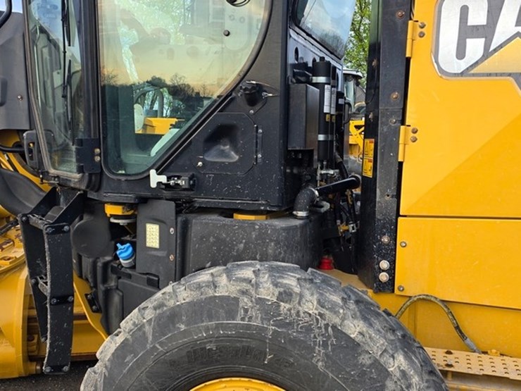 2020-caterpillar-140-image-18