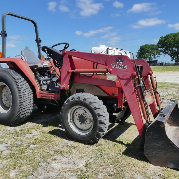 MASSEY-FERGUSON 1240